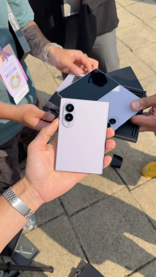 Team unboxing of the new @samsungcanada Galaxy Z Fold 8 in Lavender. Who else is picking up this new form factor? 

#samsung #tech #technology #unboxing