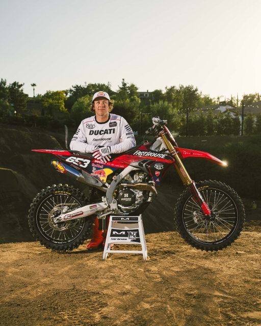 A new chapter in off-road begins.

@tylerbereman joins Ducati aboard the Desmo450 MX Factory.

A free ride icon. An X Games medalist. A rider redefining what’s possible on two wheels.

Created alongside @Fasthouse_, An exclusive capsule built for a new era of motocross.

The debut starts July 24 at MoonPay X Games League New Orleans.

Welcome to the family, Tyler.

#Ducati #OffRoad