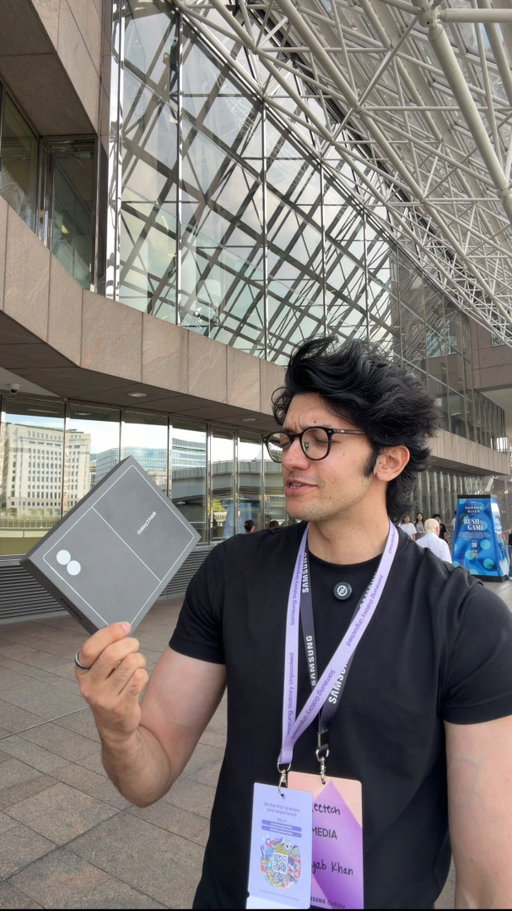Samsung Galaxy Z Fold 8 Unboxing! I love this form factor! What do you guys think of the color? Comment 🫶
.
.
.
.
.
#galaxyzfold8 #unboxing @samsungus