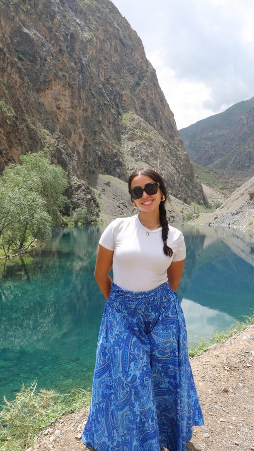 I think I’m in love with this 👀😍

Would you let her do your phone case? 🌸

#kyrgyzstan #talent #solotravel #vlogtravel #centralasia