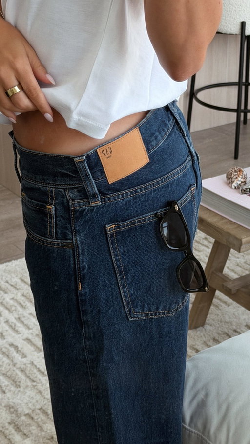 hailey bieber x gap as a 5’2 petite girly who ordered multiple sizes & both styles to hopefully find the perfect pair 🥲 which style & size should I keep!!?