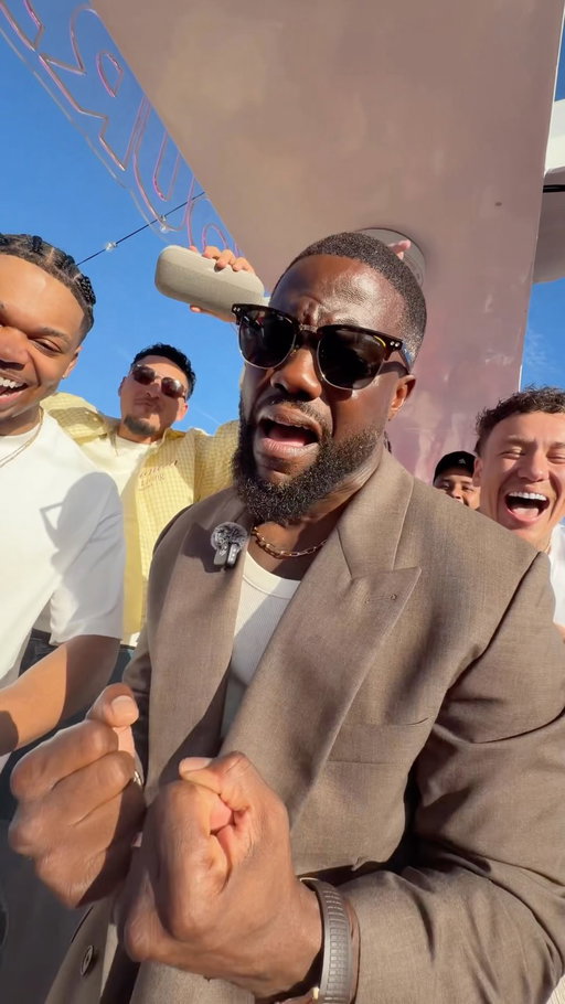 The collab you’ve been waiting for! 🔥😂@kevinhart4real @marcellohdz @kamsoofunny @sevenfigures.ent @realrahsaun @brotherofcolor @iamrodrickmccobb @isaiahpleasee @asakinsey @nainoa.ig @masonthegooding @netflix @strongblacklead #72hoursnetflix