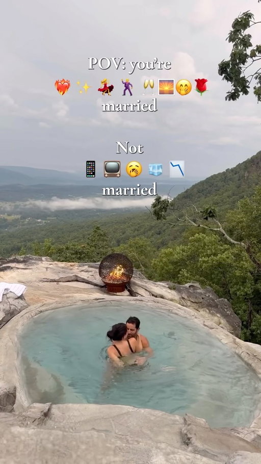 POV: you’re either dancing in the kitchen at 9pm 🤍
or sitting in silence on your phones at 9PM 📱
…which one are you? 

We create intentional environments for couples to reconnect and remember why they fell in love in the first place. If that’s something you’ve been missing, come book your stay with us and watch your relationship change literally overnight ✨