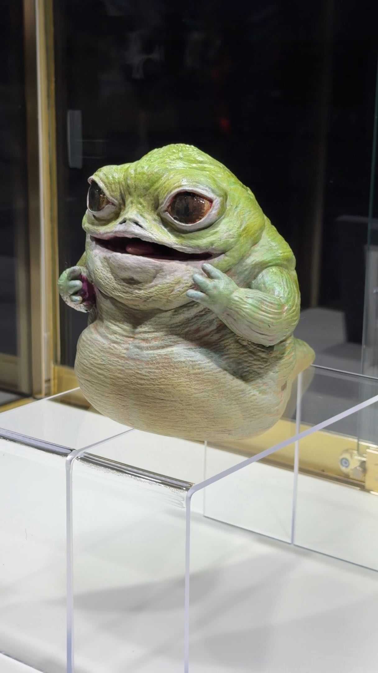 Full 360 look at the famous baby Rotta the Hutt maquette at the @lucasfilm pavilion at San Diego Comic Con 2026! 

#sdcc #comiccon2026 #sdcc2026 #starwars #lucasfilm