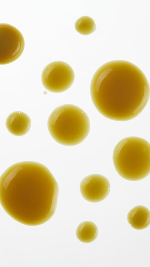 Retinoids can seem intimidating, but a lot of the fear comes from common myths. Let’s break them down📝

#dieux #dieuxskin #retinoids #retinal #firmrevival