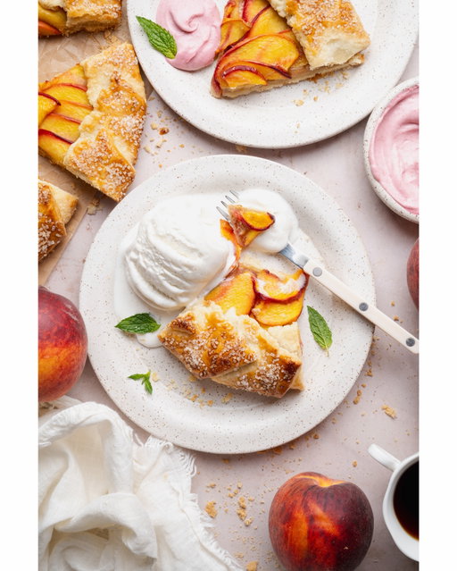 📸 peach galette for @krolls_korner