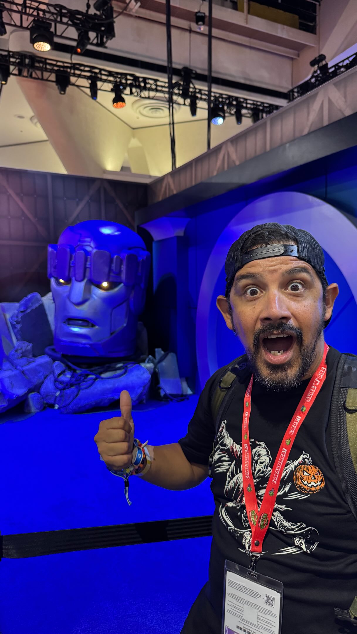Avengers Doomsday Invades San Diego Comic Con 2026 at the Marvel Studios Booth! 

Screen Used Costumea!

@marvel @marvelstudios 

#marvelstudios #avengersdoomsday #sdcc #sandiegocomiccon #adventurezwithdavid