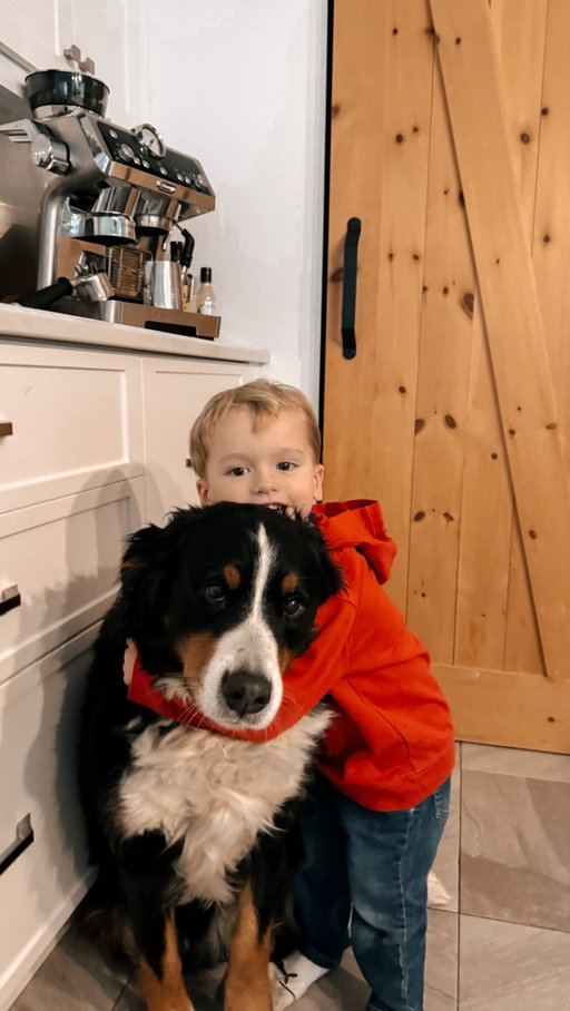 Quand Zoey ne semblait pas dans son état normal, je voulais pouvoir être conseillée rapidement… sans devoir chambouler toute notre routine familiale. 🐾
 
J’ai donc pris rendez-vous avec @neovet.ca pour une consultation vétérinaire en ligne avec le Dr Vacaflor. La prise de rendez-vous était simple, la rencontre s’est déroulée par appel vidéo et il a vraiment pris le temps de me poser des questions, de m’écouter et de m’expliquer clairement les prochaines étapes.
 
À la suite de son diagnostic, j’ai également pu obtenir une ordonnance pour Zoey.
 
J’ai trouvé le service humain, rassurant, accessible et vraiment pratique lorsqu’on a un horaire chargé. 🤍
 
Toi aussi, tu as déjà paniqué parce que la clinique vétérinaire était fermée ou qu’il n’y avait plus de rendez-vous disponibles?
 
C’est exactement pour cette raison que je recommande Néovet. Que ce soit pour un suivi médical ou pour un problème qui t’inquiète, tu peux consulter rapidement une équipe vétérinaire en ligne, sans avoir à te déplacer.
 
#collaboration #Neovet #SantéAnimale #TéléconsultationVétérinaire #DogMom