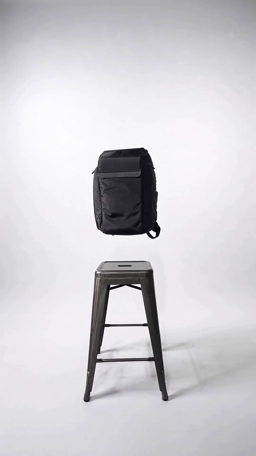 Introducing the Valt Tech Backpack from @samsoniteusa 

I’ve gotten the chance to take this bag on a couple trips recently and it’s been super nice to have around. It’s the perfect backpack for coffee shop work sessions, flights or really anywhere that I want a minimal profile with lots of storage space. Now available on @amazon

#samsonitepartner