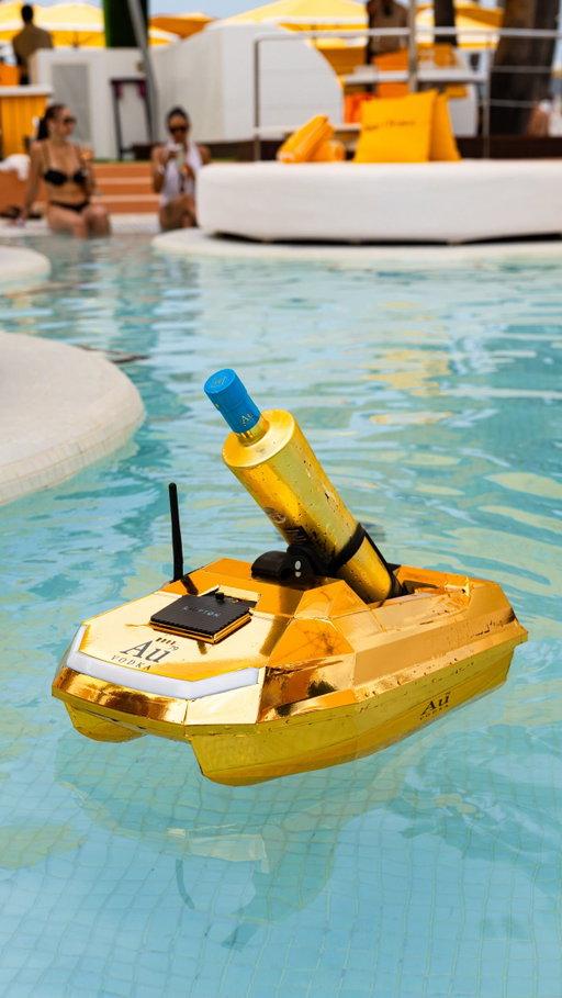 Imagine O Beach did Au Vodka deliveries like this! 🤯😂