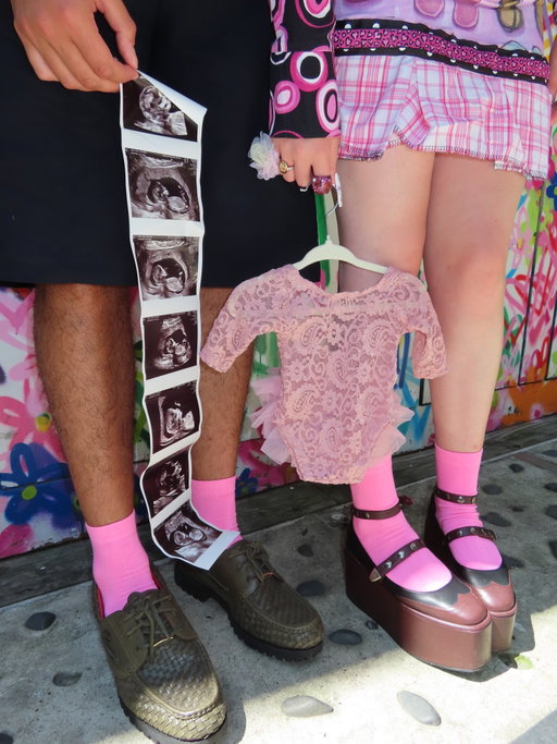 Surpriseeeeeeee…. Baby LOL on the way🤭🎀🍼