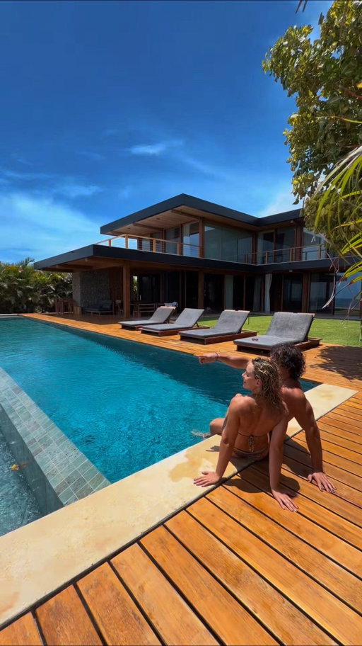 Notifications? Never heard of her.☀️

📍Punta Venado, Costa Rica
🔗Link in bio to book