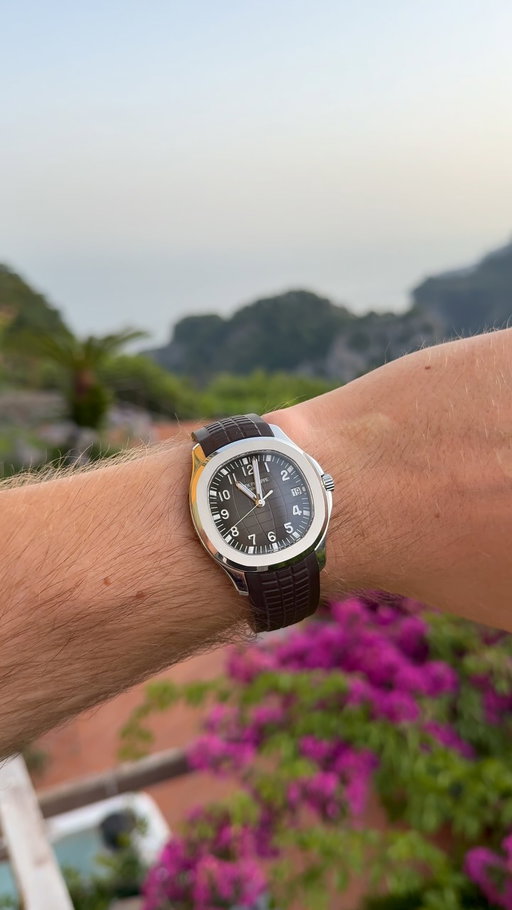 Sometimes all you need is a great watch, a view of the Amalfi Coast, and the love of your life in Italy 🤷🏻‍♂️ #patek #patekaquanaut #italy #amalficoastitaly