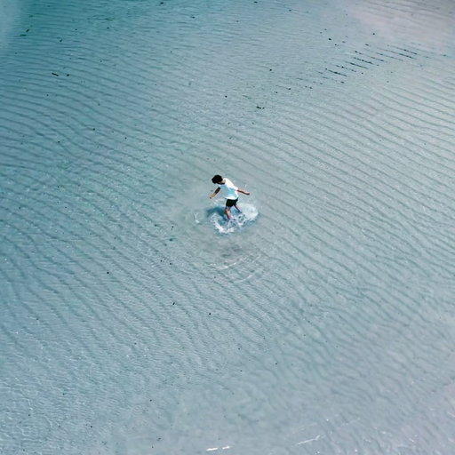 Lost In the sea🐋🐚🪽
