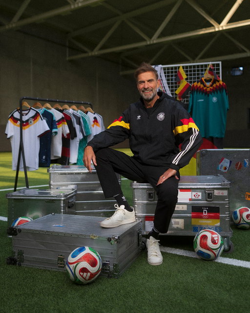 Hi Jürgen! 👋

Jürgen Klopp wird neuer Bundestrainer der deutschen Nationalmannschaft. 
Als Co-Trainer folgen ihm Peter Krawietz, Pepijn Lijnders und Sven Bender. 
Herzlich Willkommen beim DFB! 
Wir freuen uns auf euch! 🖤❤️💛

📷️ DFB/Thomas Böcker
