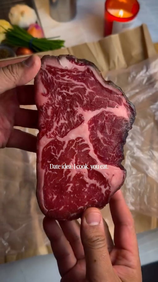 WAIT for the sauce 🙄
Steak Au Poivre with a dry-aged and dry brined Swedish Ribeye. 

Comment STEAK if you want the perfect guide to a Steak Frites 

Super inspired by: @notorious_foodie @notorious_cookware 🔥

#steakfrites #steak #ribeye #viralreels #explore