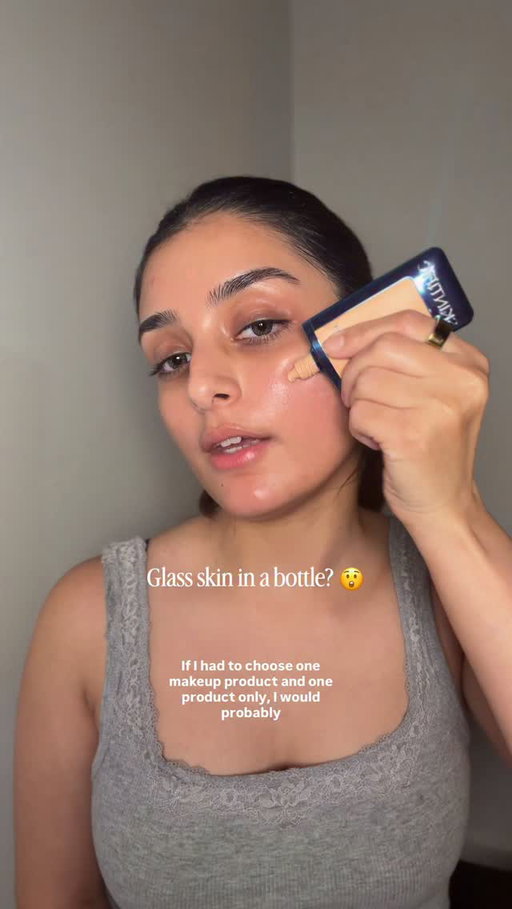 Didn’t expect a skin tint to cover this well 😮
Still looks glowy and feels so lightweight 🤏🏼🌟
@skintificofficial 

If you’ve been wanting to try this, now’s the best time, it’s on sale during SKINTIFIC’s Summer Sale! Shop now on SKINTIFIC’s website 🫶🏼

#skintint #acneproneskin #everydaymakeup #buildablecoverage #glowyskinmakeup 

[Base makeup, beauty finds, soft glam, natural makeup, no makeup makeup, beauty influencer Australia, flawless base, makeup essentials, makeup product recommendations, first impressions makeup, first impressions skin tint]