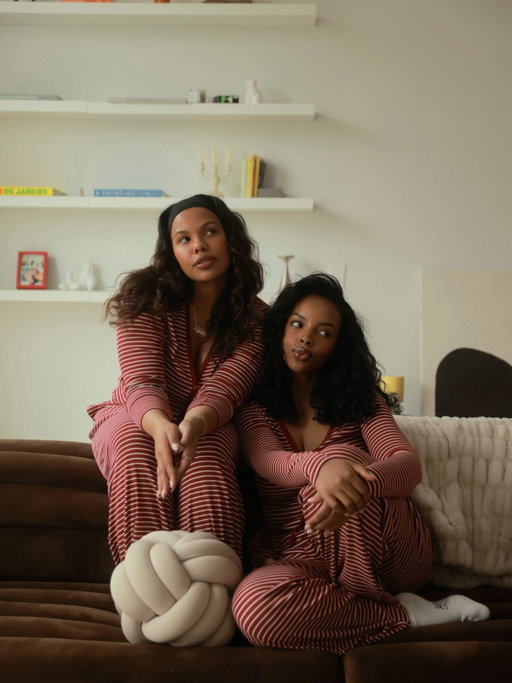 Just two homebody besties wanting to stay home in their @uniqlousa lounge wear everyday #UNIQLOPartner #UNIQLO