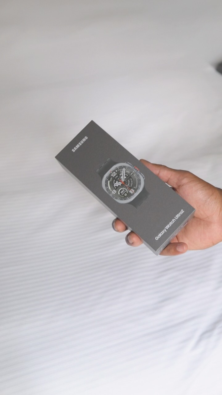 Unboxing the Samsung Galaxy Watch Ultra 2 in Titanium Silver #tech #android #samsung #samsunggalaxy #unboxing