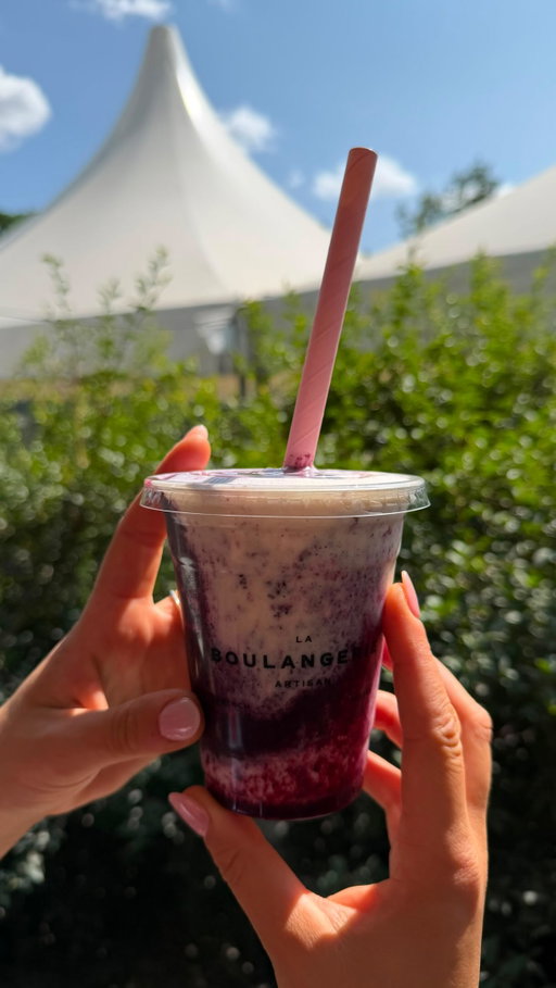 New Special at the Dunkertons Coffee&Juice Bar- Blueberry Swirl 🫐
Made with banana, milk, vanilla, and house made blueberry purée. 

#laboulangerieartisan #dunkertonspark #iceddrinks #fresh