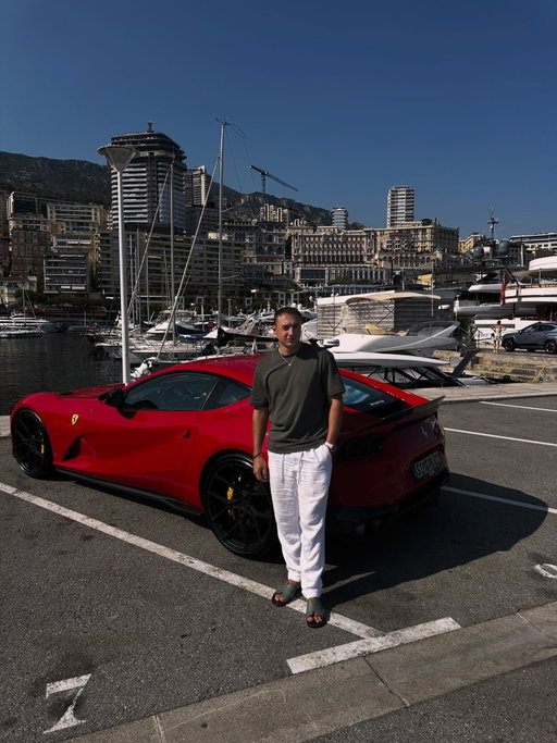 Bis bald Monaco 🇲🇨 👋🏽 | #mauriipastore

Gott sei Dank hat’s n großen Kofferraum | #ferrari812 #ferrari812superfast

Bestes Hotel 🫰🏽| #hoteldeparis

Immer wieder cool mit dir zu reisen 👊🏽 lang lebe DCE2000