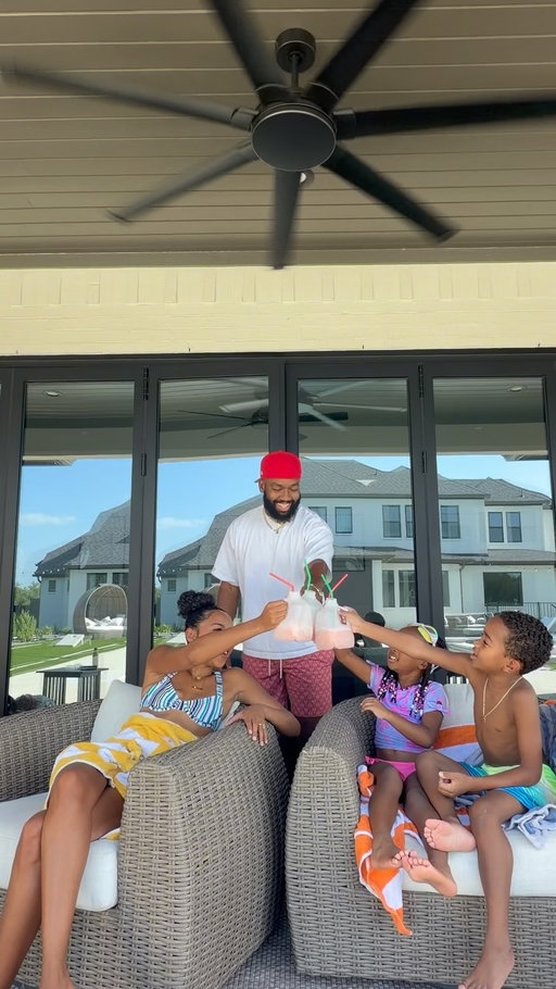 The vacation may be over, but the summer memories don’t stop when you get home! ☀️🍧 Our slushies featuring @drinkmilos new Fruit Punch flavor have been our go-to excuse to get outside, cool off, and enjoy these last few weeks together! #MilosMoments #MilosMomentMakers