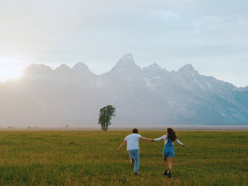 running through the tetons

#grandtetons #tetons #roadtrip