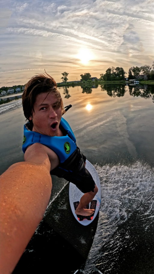 Lake conditions: GLASS 

#skimboarding 
#skimboard 
#lake