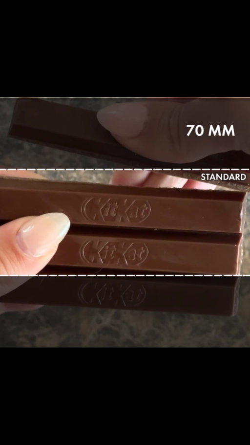 So this is what they meant by “watch it as intended.” That’s almost two whole wafers missing. 🫨
#KitKatCanada #HaveABreak

-
 
Le bon format, ça fait toute la différence. Il manque presque deux gaufrettes! 🫨