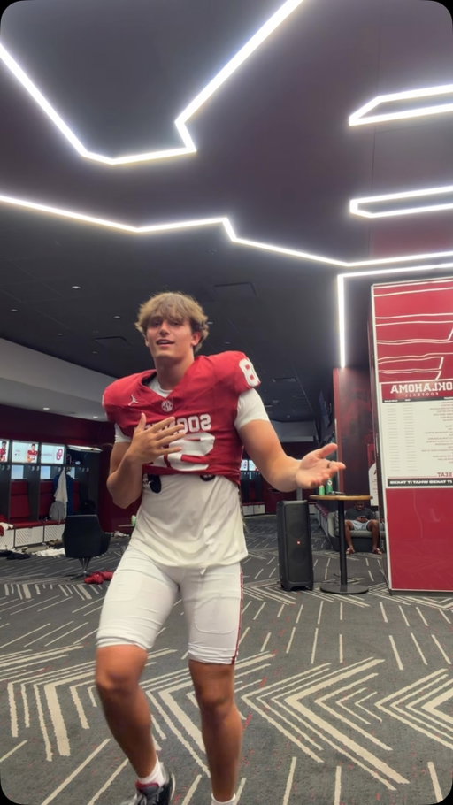 No Clue Why I Know This Dance 😭 😂 #highschoolfootball #dlathlete #jakekreulclassic #d1 #mediaday