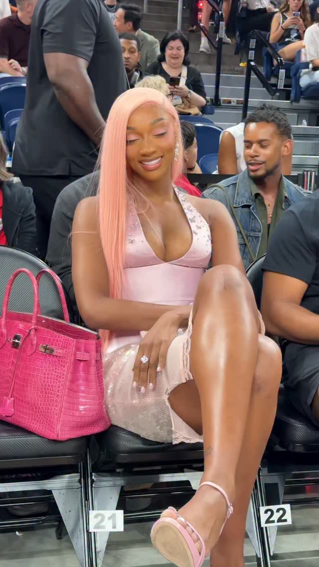 A Barbie is in the house 💕

Angel Reese popped out at tonight’s events!

#WNBAAllStar | @att
