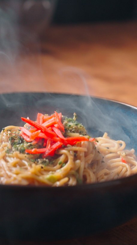 Full Recipe & Macros Below 👇🏻

High-Protein Angus Beef Yakisoba 🍜

Inspired by Cyberpunk: Edgerunners

(2 servings ~ ~475–480 cals | 37P | 48C | 16F per serving)

⸻

Ingredients:

* 500 g Angus beef sirloin tip strip, thinly sliced against the grain
* 2 servings ramen noodles (300 calories & 11 g protein each)
* 2 cups green cabbage, shredded
* 1 medium onion, thinly sliced
* 6 tbsp yakisoba sauce
* 2 tsp neutral oil (canola or grapeseed)
* 1 tsp soy sauce
* ½ tsp black pepper
* Benishoga, for garnish
* Furikake, for garnish
* Optional: sliced green onions

⸻

Directions:

1. Cook the ramen noodles until just under al dente. Drain well and set aside.

2. Heat a large wok or skillet over high heat and add the oil.

3. Add the Angus beef in a single layer. Season with black pepper and soy sauce, then sear for 1–2 minutes until browned. Remove from the pan.

4. Add the onions and cook for about 1 minute before adding the cabbage. Stir-fry for another 2–3 minutes until slightly softened but still crisp.

5. Return the noodles to the pan and pour in the yakisoba sauce. Toss everything together until the noodles are evenly coated.

6. Add the cooked beef back into the pan and stir-fry for another 30–60 seconds until everything is heated through.

7. Divide into two bowls and garnish generously with benishoga, furikake, and sliced green onions if desired.

——

#highprotein #asianfood #japanesefood #easyrecipe #anime