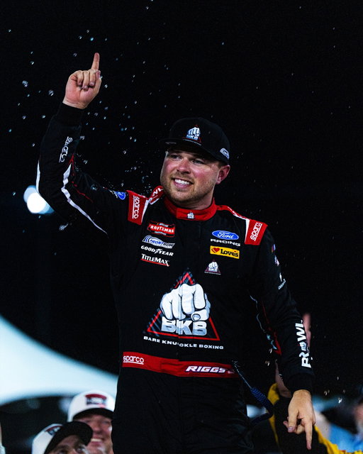 It's a repeat for Riggs!

@layneriggs99 takes his second consecutive win @raceirp.
