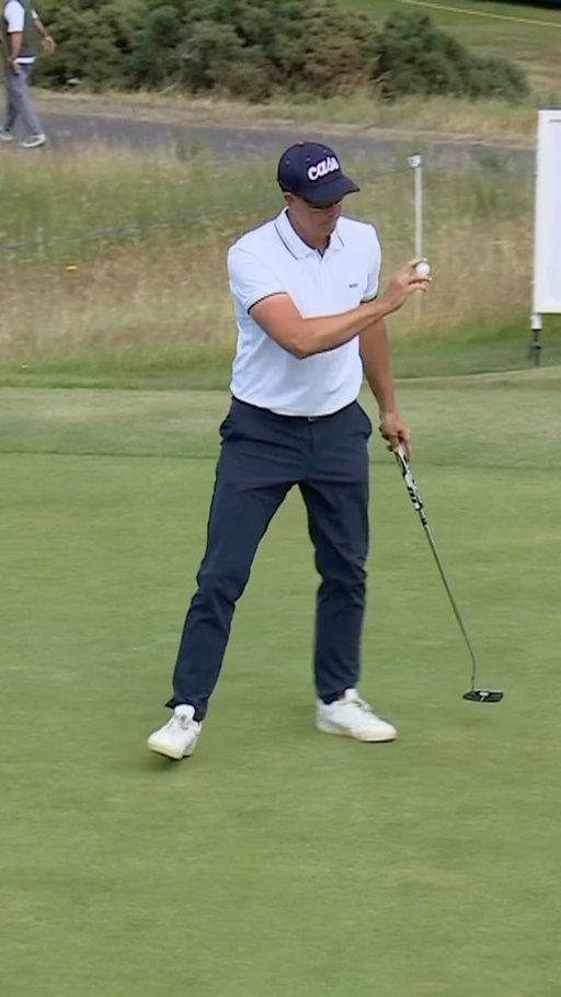 The perfect start for @henrikstenson 👌

A birdie at the opening hole and the Swede moves to -5.

#SeniorOpen