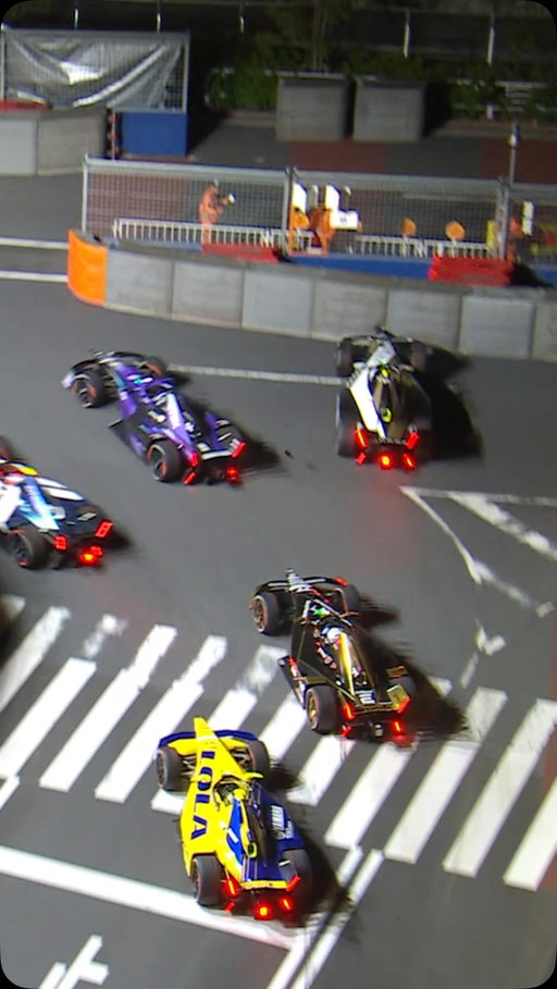 The former teammates collided at Turn 8 😅

A collision between DAC and Wehrlein sends the former into the wall 

#TDKTokyoEPrix #FormulaE #Motorsport #Racing