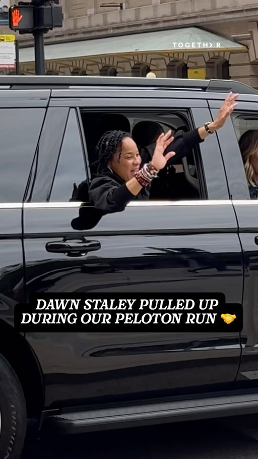 Ran right into royalty on this morning’s @onepeloton run 🤩 

@jesssims 🤝 @staley05