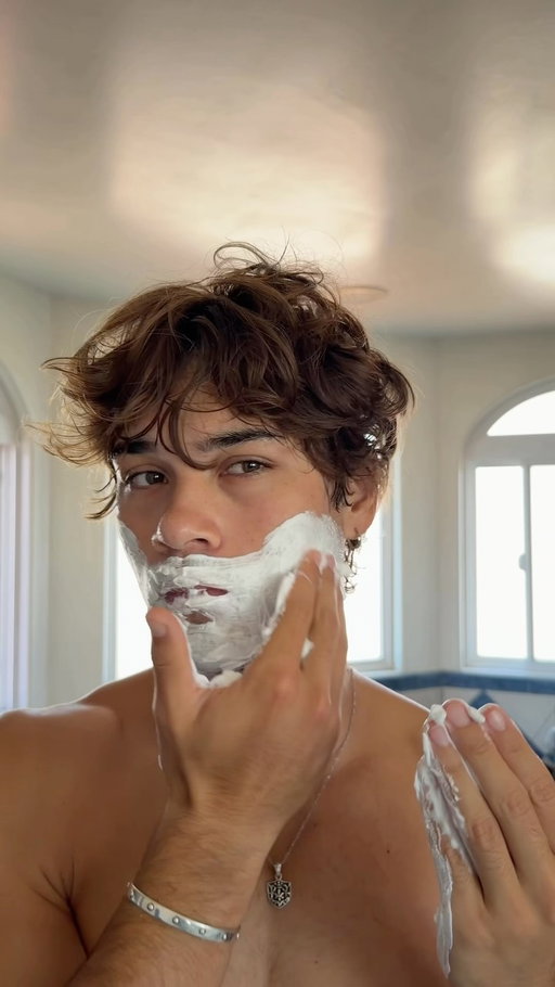 Easy shaving routine🪒