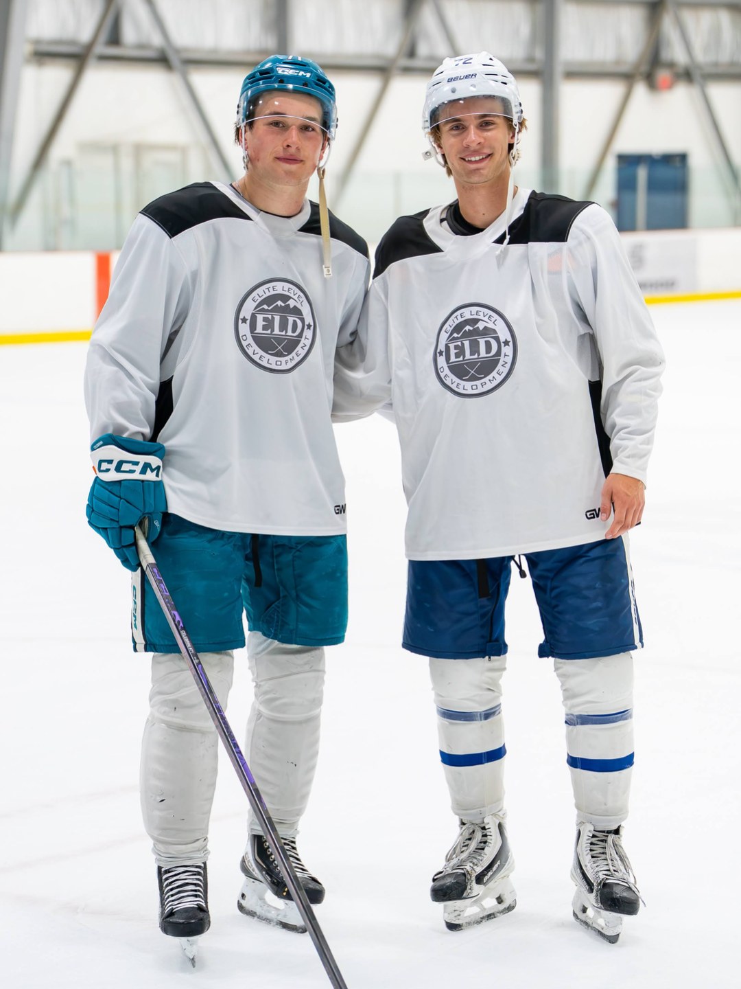 Just a couple first overall picks training together in Vancouver 👀⁣
⁣
@mackcelebrini and @gavin_mckenna27 have been hitting the ice together this offseason! ⁣
⁣
(📸: @comoodymedia)