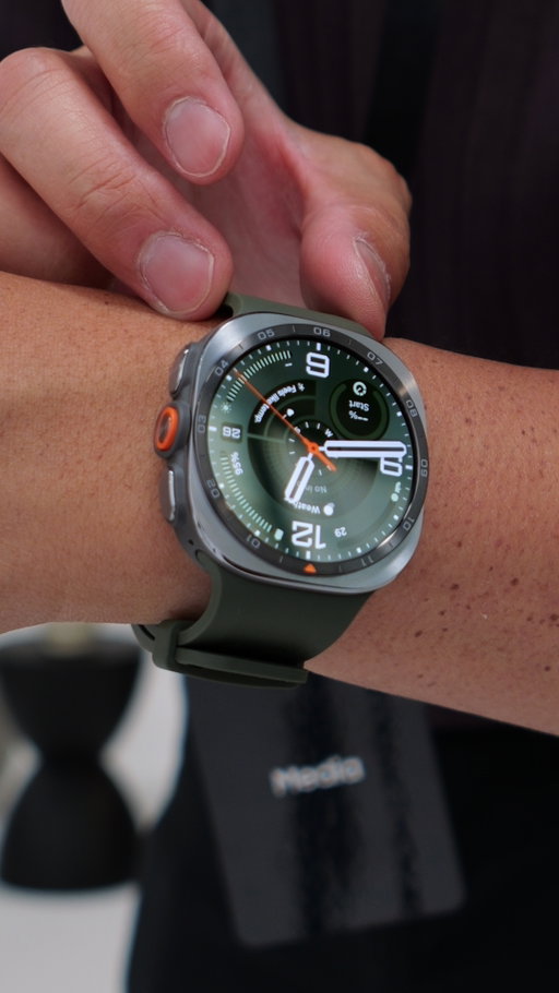 That latest version of the Samsung Galaxy Watch9 makes an already thin smartphone even thinner; and thus, it weighs the wrist down even less. If you want to go all in on the features and battery life, though, look no further than the thinner but feature-rich Galaxy Watch Ultra 2. The comfort alone makes these compelling choices -- now it's time for me to get that GoldenEye 007 watch face on here...

#samsung #samsungunpacked #galaxywatch #galaxywatch9 #samsunggalaxy @samsung @samsungmobileusa @snapdragonofficial
