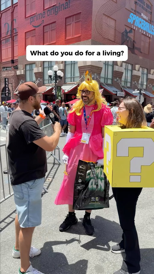 What do you do for a living?

#comiccon #streetinterview #sdcc