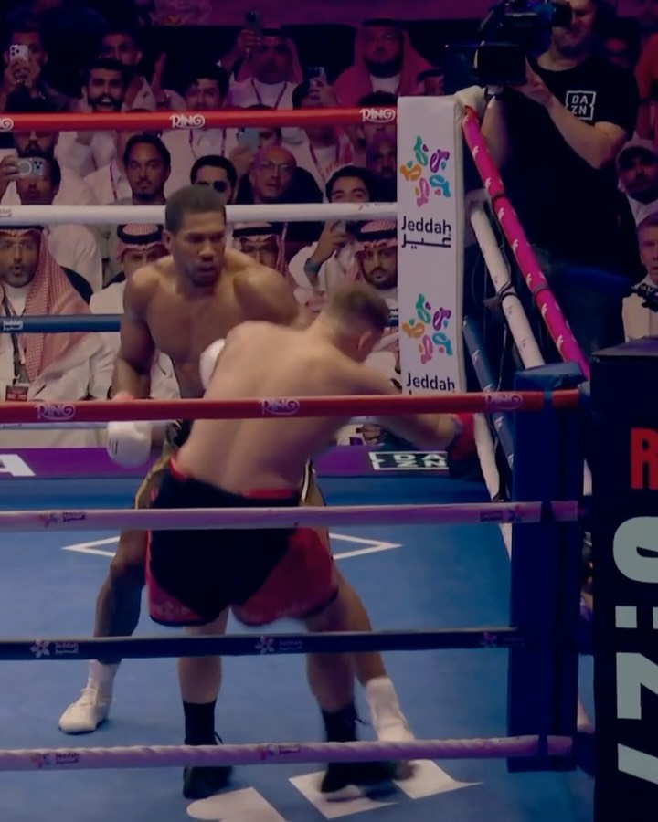 Anthony Joshua takes out Kristian Prenga in the second 💥 

#JoshuaPrenga live on DAZN