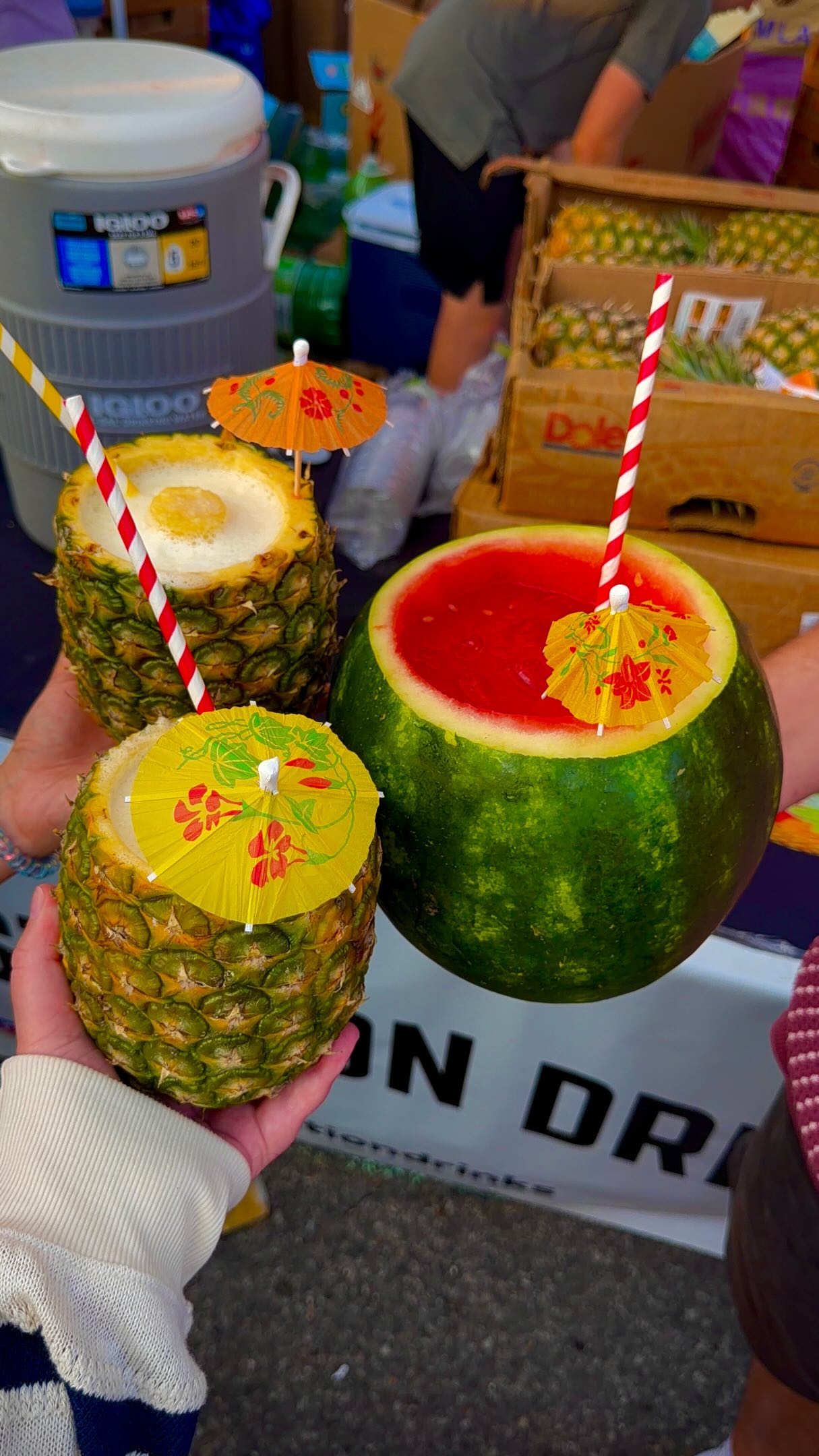 we had sooo much fun at the @kanatanightmarket ❤️‍🔥✨ the ambiance + the FOOD was unreal as usual!

everything we tried:
🥢 pork & rice cakes from HuBar
🍹 pomegranate juice from @heyjuice.ca 
🍮 crème brûlée japanese sando from @spoon.mii 
🍍 pineapple + 🍉 watermelon juices from @fruitstationdrinks 
🍗 popcorn chicken from @tappanyakichickensandwich 
🔥 skewers & brisket from @saborosobistro 

the market is still on until 8pm tonight 👀✨ highly recommend checking it out!!

we already can’t wait for next year! it’s always so fun 🥹💛

📍 Kanata T&T Supermarket — 300 Eagleson Rd, Kanata, ON, K2L 1B3

[invitation]

#ottawaevents #ottawa #ottawafoodies #nightmarket supportlocal

Kanata night market, Ottawa, Gatineau, Outaouais, my ottawa, ottawa night market, kanata night market, ottawa food festival, street food ottawa, things to do ottawa, ottawa summer events, food market canada, juices, japanese sandwiches, skewers, street food, asian food, delicious food ottawa, what to do today in ottawa, where to eat in ottawa, support local, support ottawa local businesses