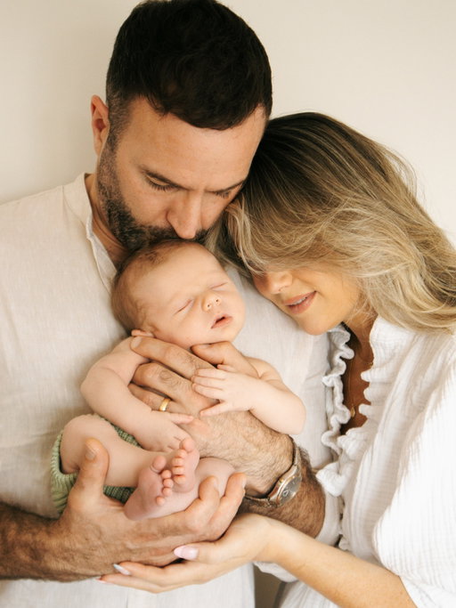 Our little family, captured forever 🥹🥰✨
There really is something so special about having these moments captured in our own home, where we made our very first memories as a family of three.

Now comes the impossible task of deciding which ones actually make it onto the walls.
No.2 is one of my favourite photos ever 🥹❤️

Thank you so much, @laura.walshphotography , for such a thoughtful and beautiful gift. We’ll treasure these forever. ✨ #gifted