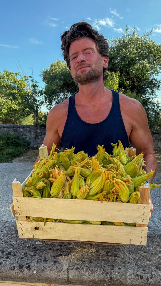 Do you eat the flowers? 🌼

When I was a kid, my grandparents would pick zucchini flowers straight from the garden every summer. I remember thinking, flowers, we’re eating flowers? 

Now they’re one of my favorite things to make. I bought a whole case at a market here in Italy for 25 bucks and this is one of my favorite ways to make them.

I still have a ton left… what should I make with the rest?

Recipe in the comments ⬇️