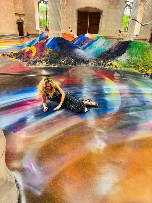 Always hated being told not to touch things as a child, not to mention the tantrums I had lying on floors. Nobody stopped me today at the Palma, Spain Maritime Exchange cool use of space which shows how everybody’s roots can be colorful. @katharina_grosse @markslieb