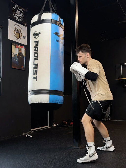 Go to war for your dreams.
-
-
-
#boxing #boxeo #boxingtraining #boxinglife #championmindset