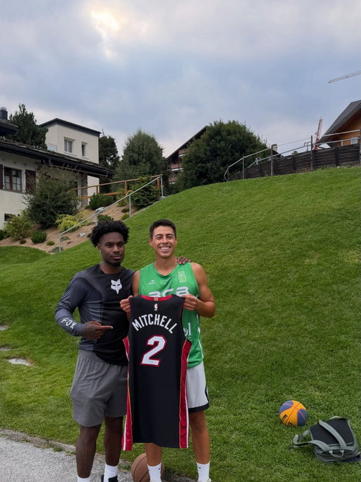 “God didn’t bless me to be admired. He blessed me to serve.”
🇨🇭