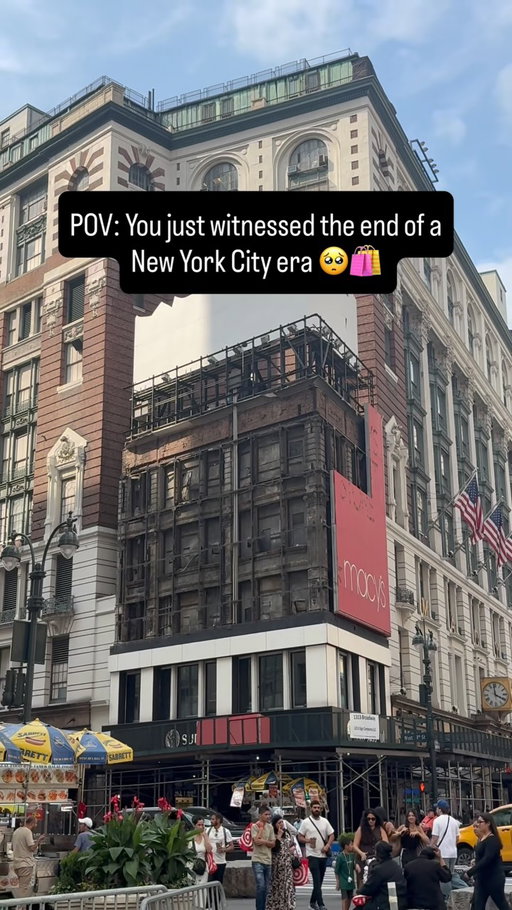 After more than 60 years, the iconic red Macy’s shopping bag sign above @macys Herald Square is officially coming down. 

If you’ve ever shopped on 34th Street, watched the Thanksgiving Day Parade, or simply walked through Midtown, chances are you’ve looked up and seen this landmark. ❤️

#Macys #MacysHeraldSquare #HeraldSquare #NYCHistory #nycinfluencer