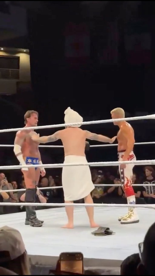 Danhausen ran out of the shower wearing nothing but towels to stop CM Punk & Cody Rhodes from fighting at last night’s WWE Live Event 😭😭

Comment for credit. 

#Danhausen #CMPunk #CodyRhodes #WWELiveEvent #WWE @cmpunk @americannightmarecody @danhausenad