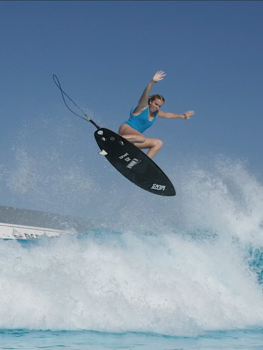 Surfing in the desert @dsrtsurf 

filmed by @misterrclips